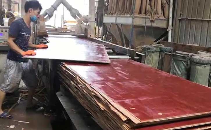 廣西模板廠家荷嘉木業(yè)